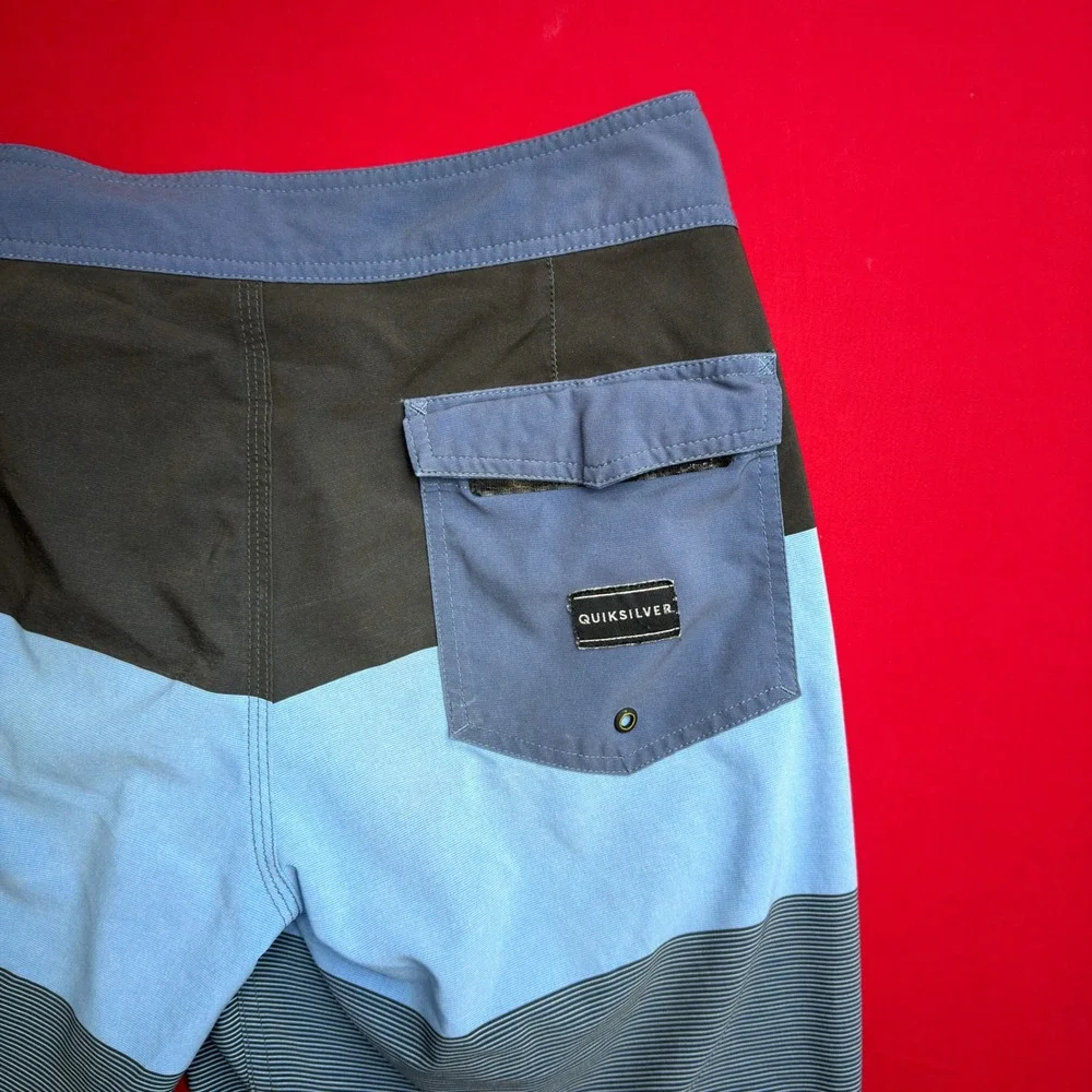 Y2K Quiksilver Mens Board Shorts Size 32 Colorblock Striped Blue Charcoal‎ Swim